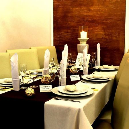 Imperium - Hotel Restauracja Firlej Ngoại thất bức ảnh