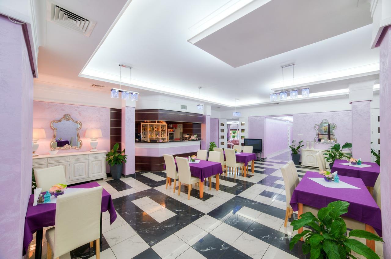 Imperium - Hotel Restauracja Firlej Ngoại thất bức ảnh