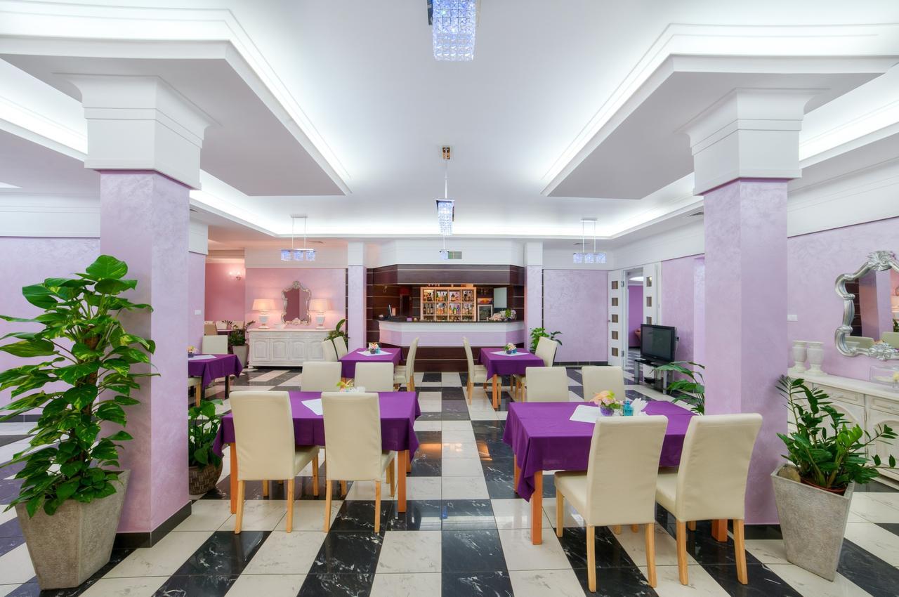Imperium - Hotel Restauracja Firlej Ngoại thất bức ảnh